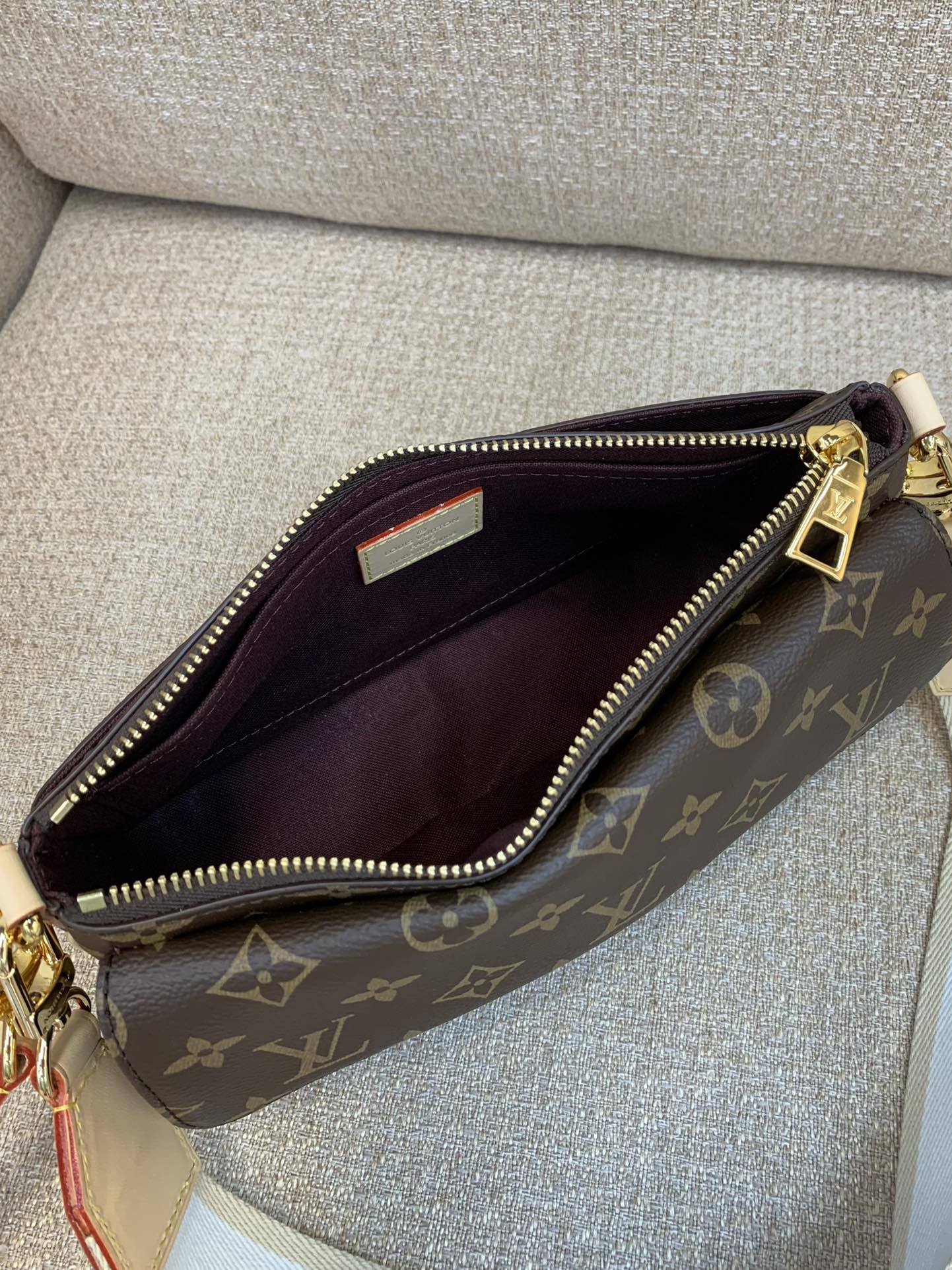 POCHETTE LV