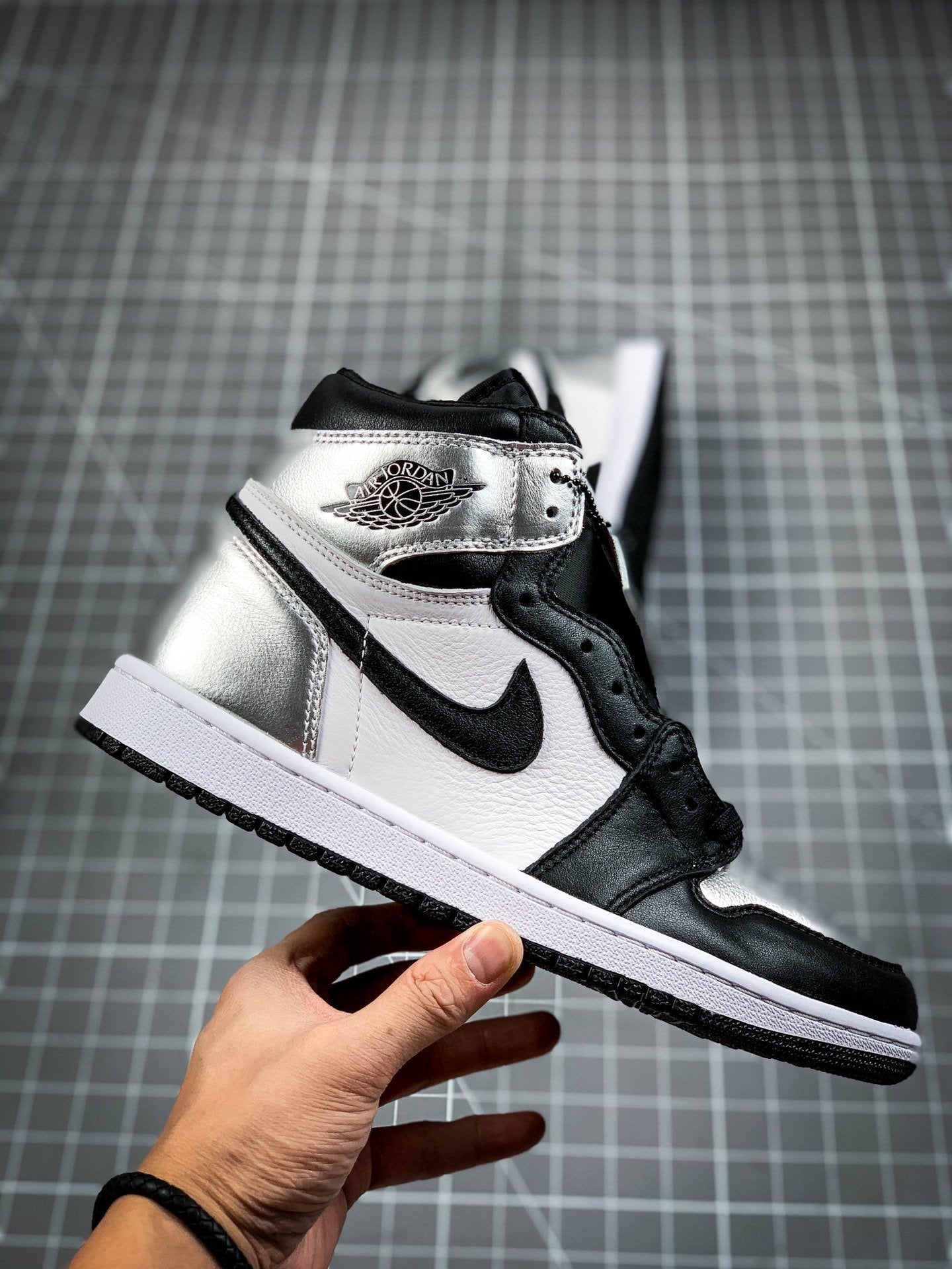 AIR JORDAN 1 HIGH