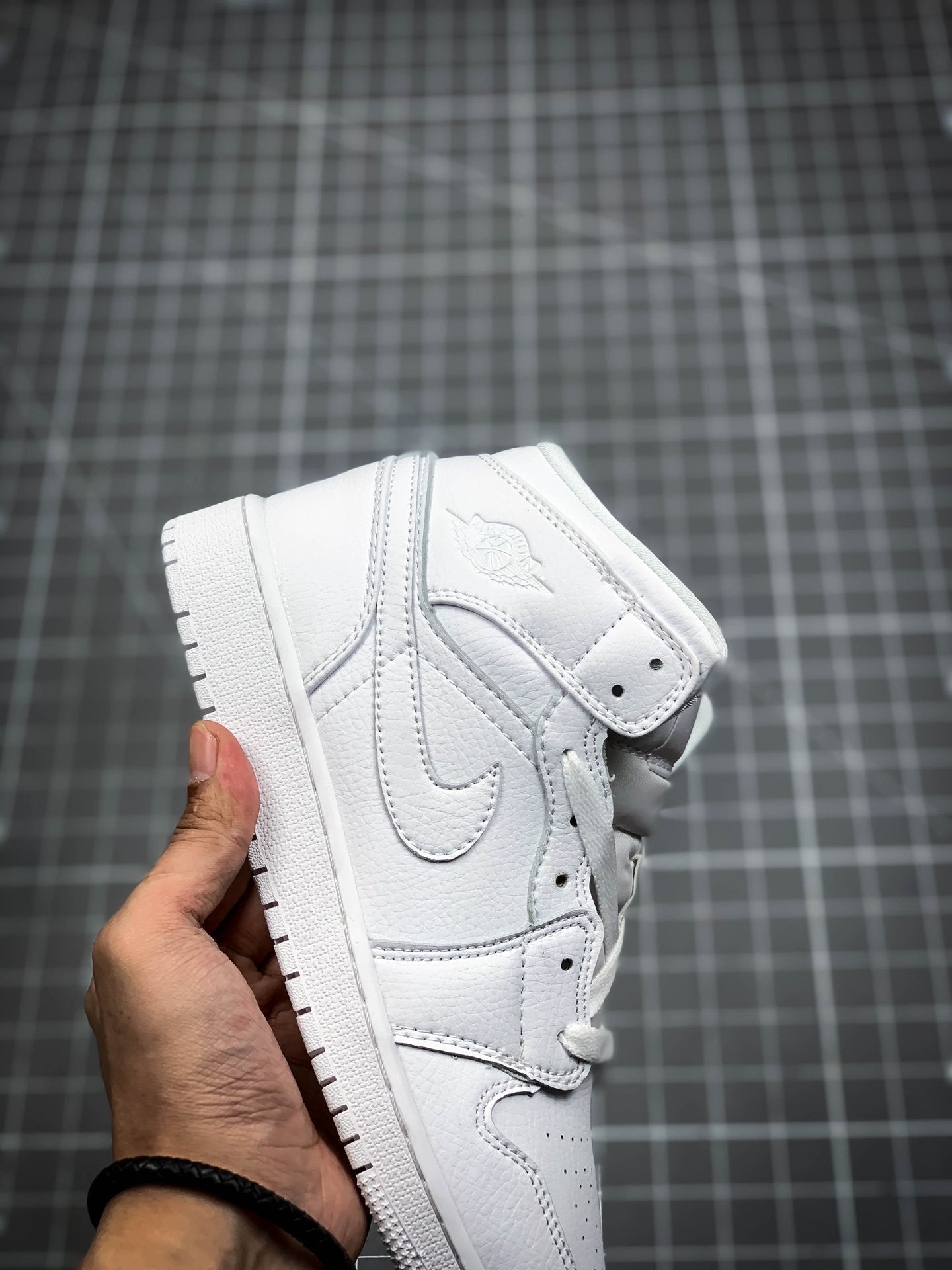 AIR JORDAN 1 MID