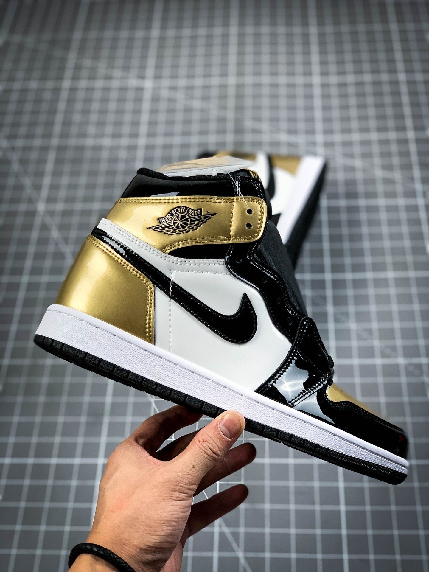 AIR JORDAN 1 HIGH